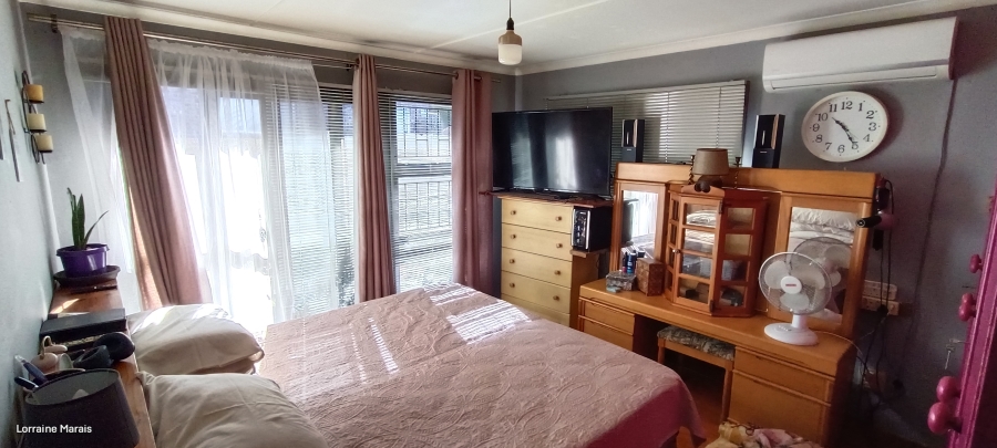 3 Bedroom Property for Sale in Paradise Beach Eastern Cape